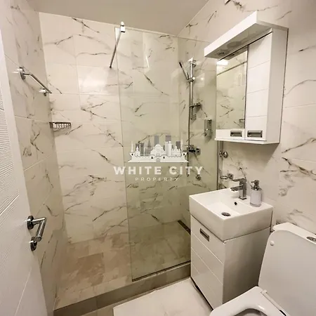 Cond Apartment *